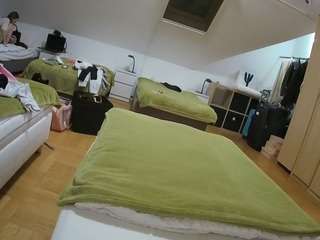 voyeurcam-julmodels-bed-1