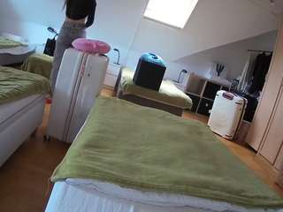 voyeurcam-julmodels-bed-1 webcam