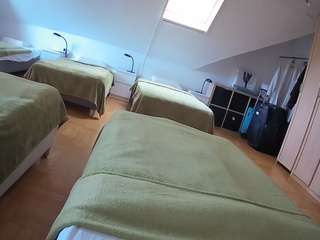 voyeurcam-julmodels-bed-1