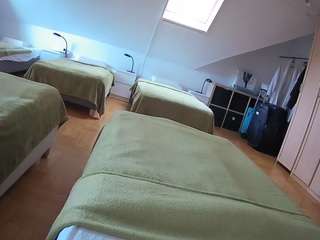 voyeurcam-julmodels-bed-1