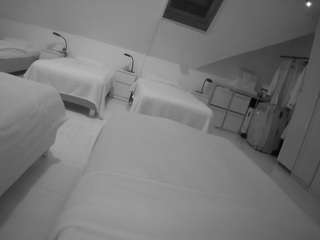 voyeurcam-julmodels-bed-1 webcam