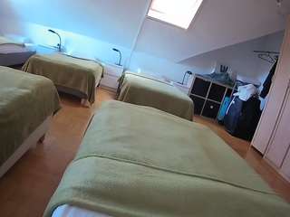 voyeurcam-julmodels-bed-1