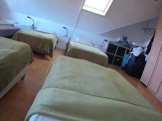 voyeurcam-julmodels-bed-1 webcam