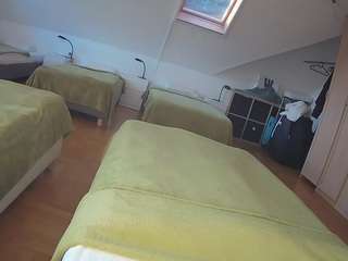 voyeurcam-julmodels-bed-1