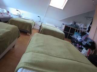 voyeurcam-julmodels-bed-1 webcam