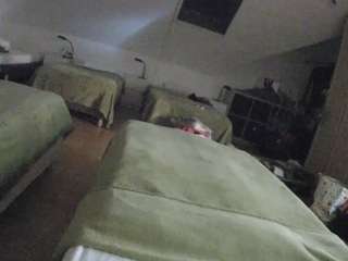 voyeurcam-julmodels-bed-1 webcam