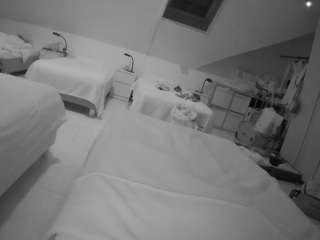 voyeurcam-julmodels-bed-1 webcam