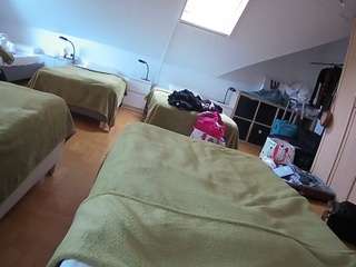 voyeurcam-julmodels-bed-1 webcam