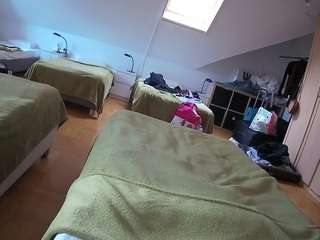 voyeurcam-julmodels-bed-1 webcam