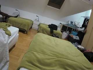 voyeurcam-julmodels-bed-1 webcam
