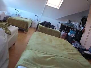 voyeurcam-julmodels-bed-1