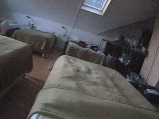 voyeurcam-julmodels-bed-1