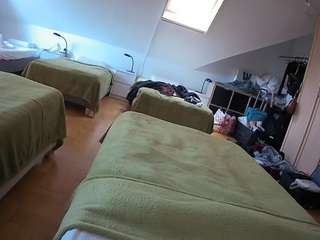 voyeurcam-julmodels-bed-1's CamSoda show and profile