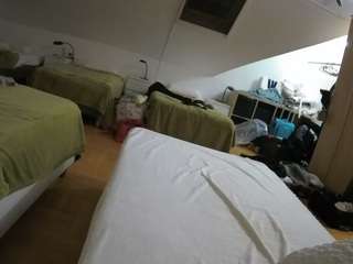 voyeurcam-julmodels-bed-1 webcam