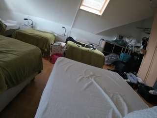 voyeurcam-julmodels-bed-1's CamSoda show and profile