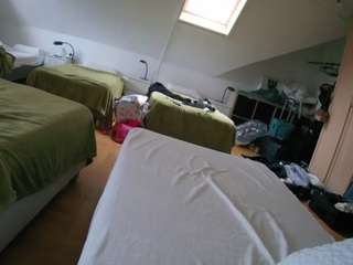 voyeurcam-julmodels-bed-1