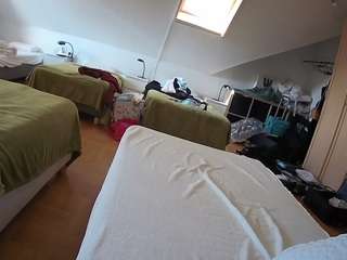 voyeurcam-julmodels-bed-1