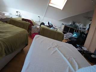 voyeurcam-julmodels-bed-1