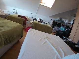 voyeurcam-julmodels-bed-1
