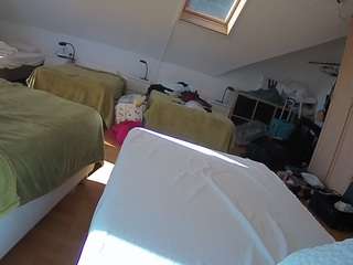 voyeurcam-julmodels-bed-1