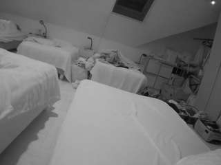 voyeurcam-julmodels-bed-1 webcam