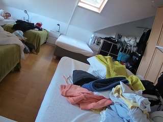 voyeurcam-julmodels-bed-1 Profile Image