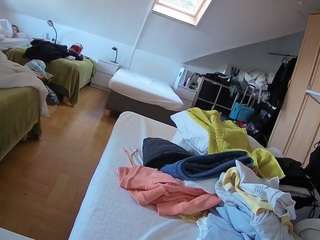 voyeurcam-julmodels-bed-1