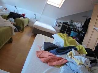 voyeurcam-julmodels-bed-1