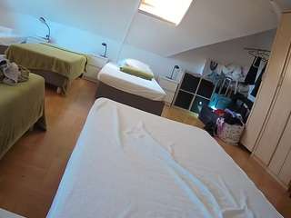 voyeurcam-julmodels-bed-1