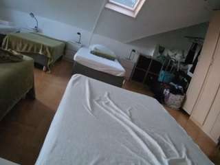 voyeurcam-julmodels-bed-1