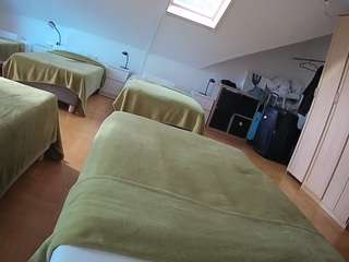 voyeurcam-julmodels-bed-1