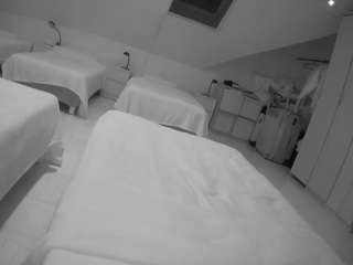 voyeurcam-julmodels-bed-1