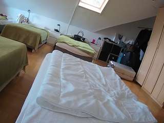 voyeurcam-julmodels-bed-1