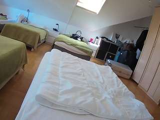 voyeurcam-julmodels-bed-1