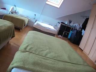 voyeurcam-julmodels-bed-1 webcam