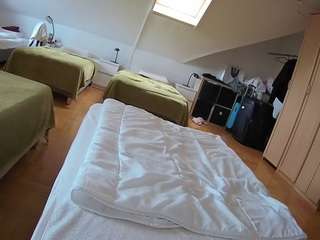 voyeurcam-julmodels-bed-1 webcam