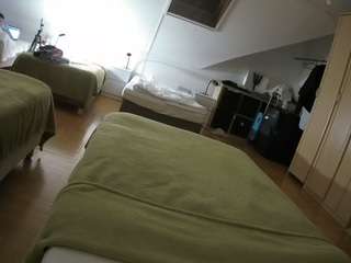 voyeurcam-julmodels-bed-1