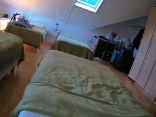 This model is live right now. voyeurcam-julmodels-bed-1