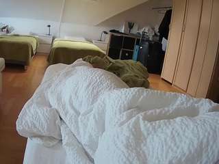This model is live right now. voyeurcam-julmodels-bed-1