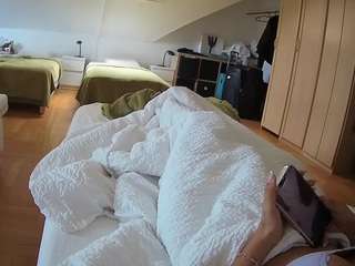 Questo modello è in diretta ora. voyeurcam-julmodels-bed-1