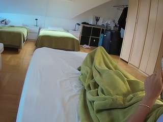 voyeurcam-julmodels-bed-1