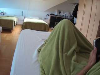 voyeurcam-julmodels-bed-1