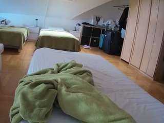 voyeurcam-julmodels-bed-1