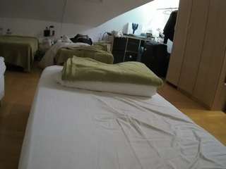 voyeurcam-julmodels-bed-1
