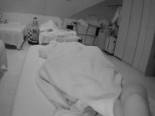 voyeurcam-julmodels-bed-1