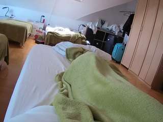 voyeurcam-julmodels-bed-1