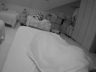 voyeurcam-julmodels-bed-1 Live Webcam on CamSoda
