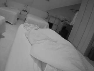 voyeurcam-julmodels-bed-1