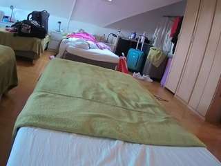 voyeurcam-julmodels-bed-1