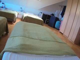 voyeurcam-julmodels-bed-1